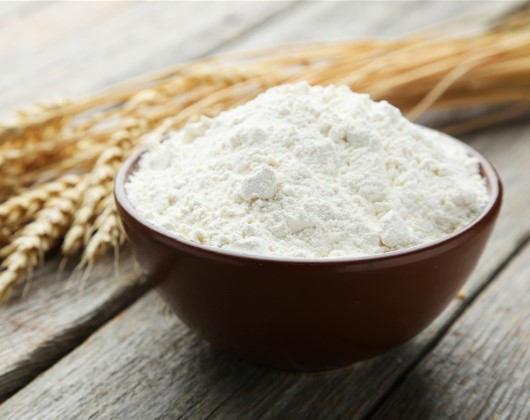 Dangers de la farine blanche : Preuves scientifiques et médicales