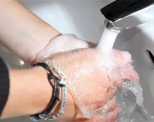 Triclosan et Triclocarban - Dangers de ces substances toxiques